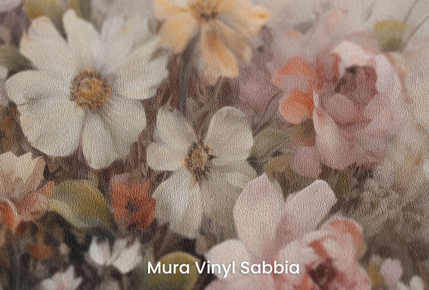 Zbliżenie na artystyczną fototapetę o nazwie Ethereal Blossoms na podłożu Mura Vinyl Sabbia struktura grubego ziarna piasku.