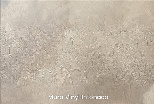 Zbliżenie na artystyczną fototapetę o nazwie HEAVENLY CLOUDS DIVINE GLOW na podłożu Mura Vinyl Intonaco - struktura tartego tynku.