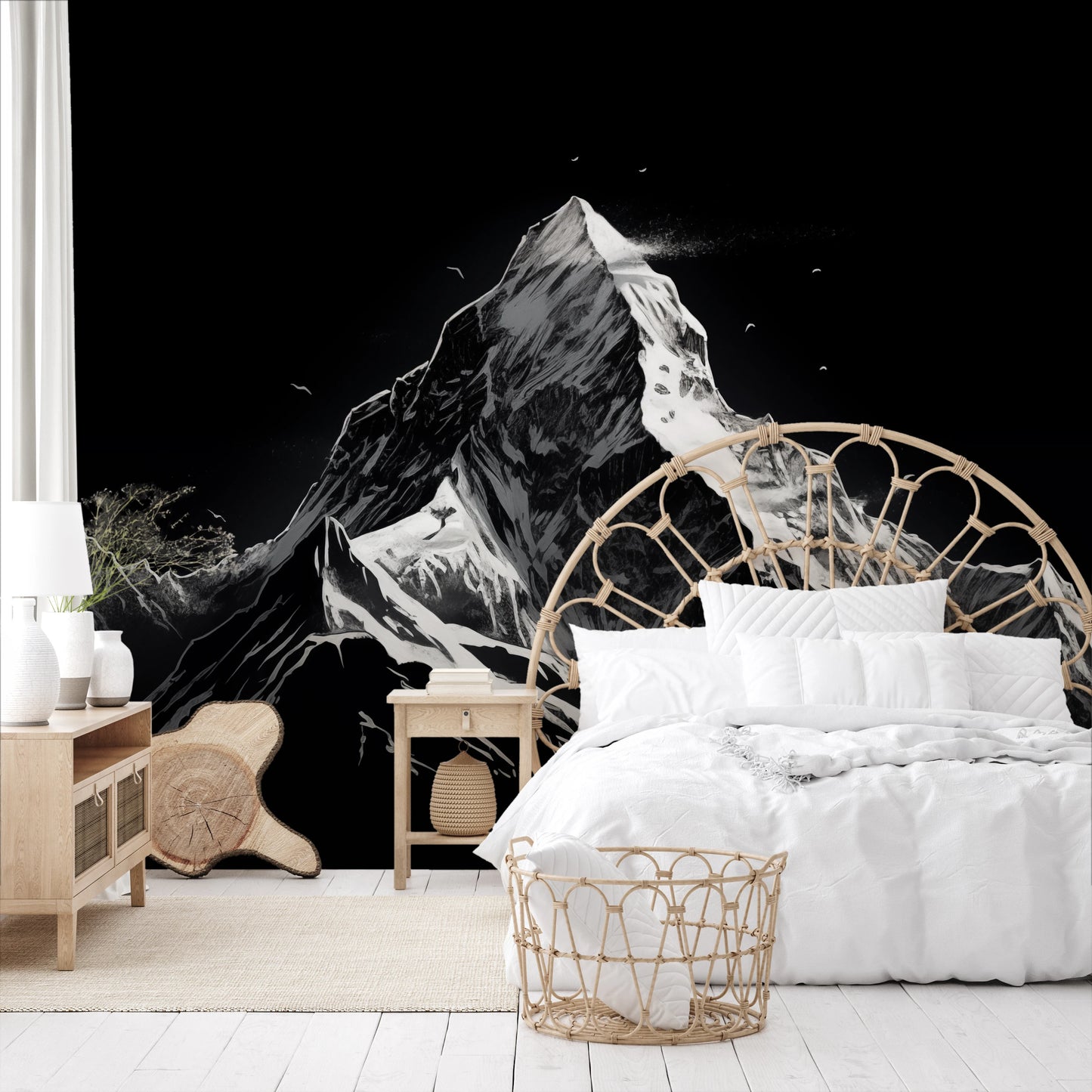 Fototapeta malowana o nazwie Monochromatic Majesty pokazana w aranżacji wnętrza.