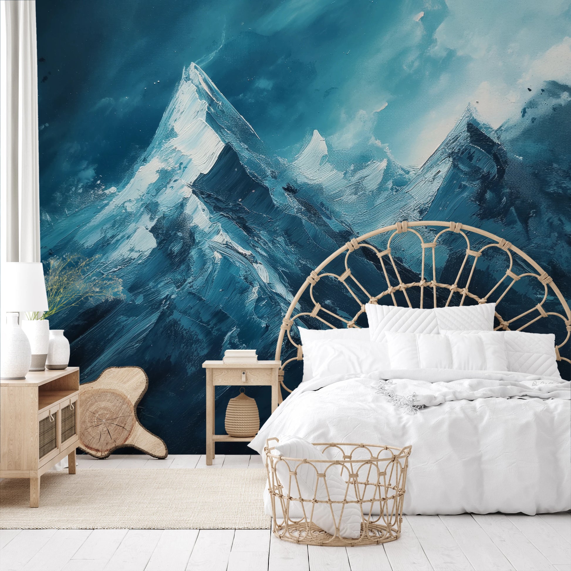 Zdjęcie prezentuje aranżację wnętrza z użyciem fototapety o nazwie Sapphire Peaks pokazanej w aranżacji wnętrza.