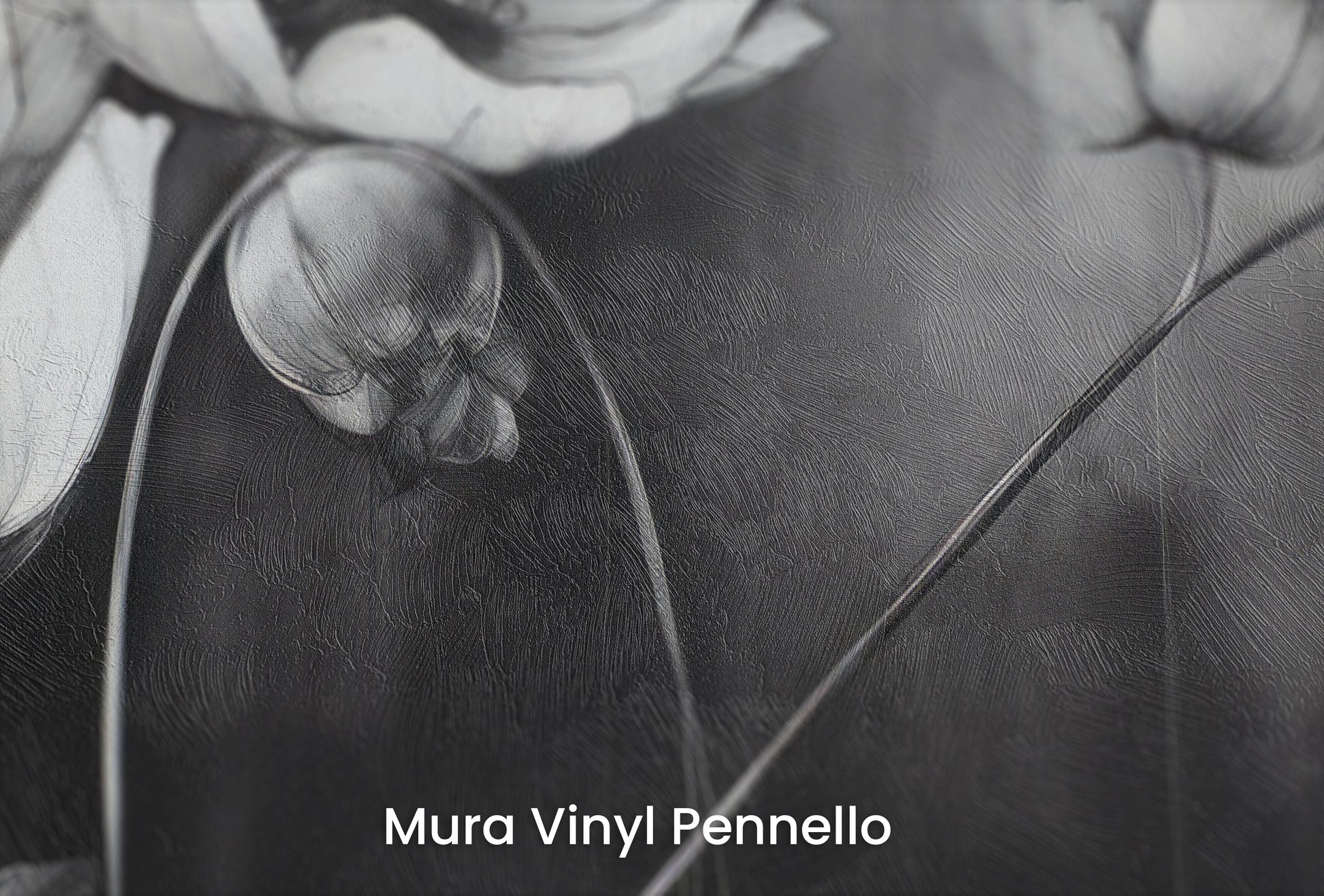 Zbliżenie na artystyczną fototapetę o nazwie SILVER PETALS DANCE na podłożu Mura Vinyl Pennello - faktura pociągnięć pędzla malarskiego.