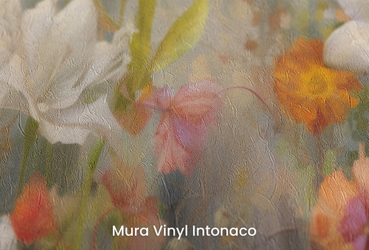 Zbliżenie na artystyczną fototapetę o nazwie Vibrant Blossom Symphony na podłożu Mura Vinyl Intonaco - struktura tartego tynku.