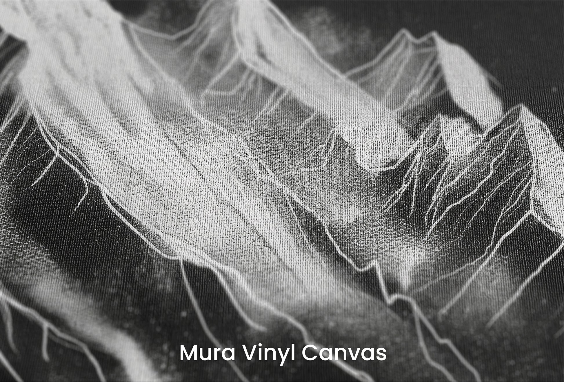 Zbliżenie na artystyczną fototapetę o nazwie Nocturnal Summit na podłożu Mura Vinyl Canvas - faktura naturalnego płótna.