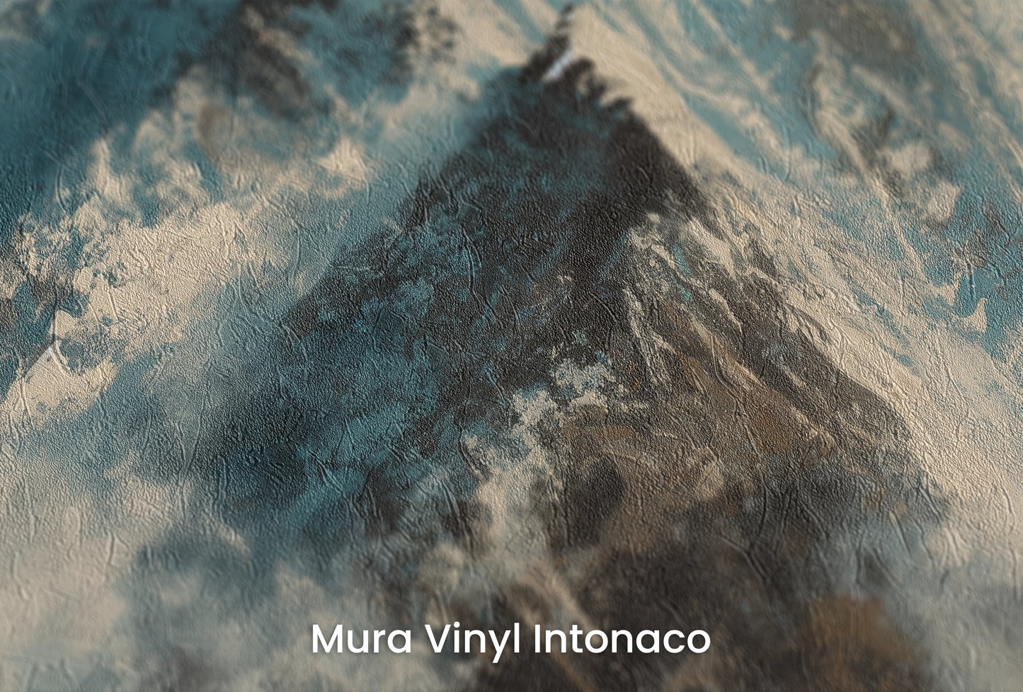 Zbliżenie na artystyczną fototapetę o nazwie Icy Ascent na podłożu Mura Vinyl Intonaco - struktura tartego tynku.