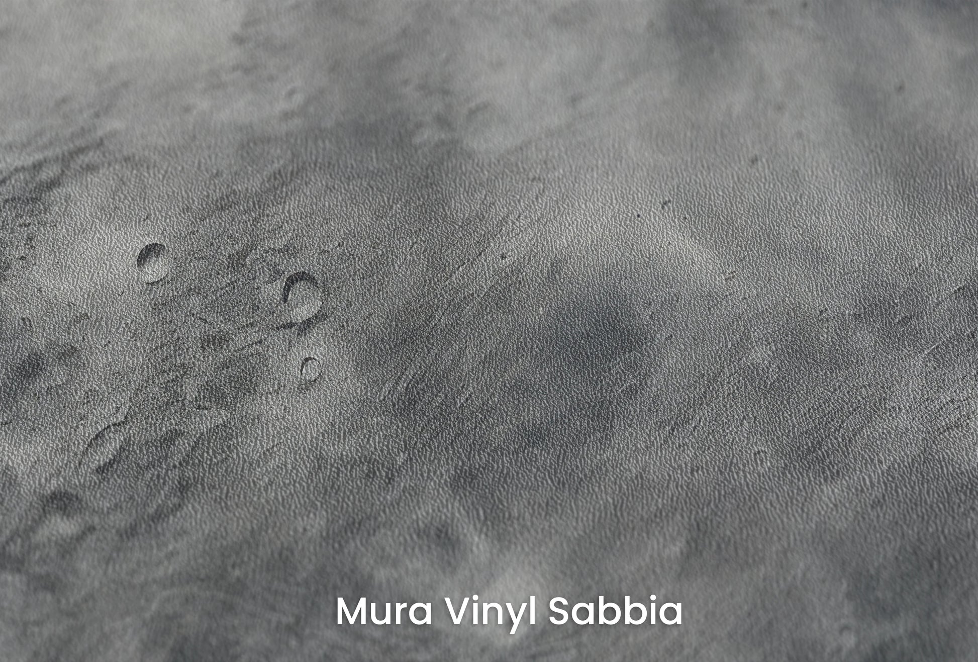 Zbliżenie na artystyczną fototapetę o nazwie Mercury's Crust na podłożu Mura Vinyl Sabbia struktura grubego ziarna piasku.