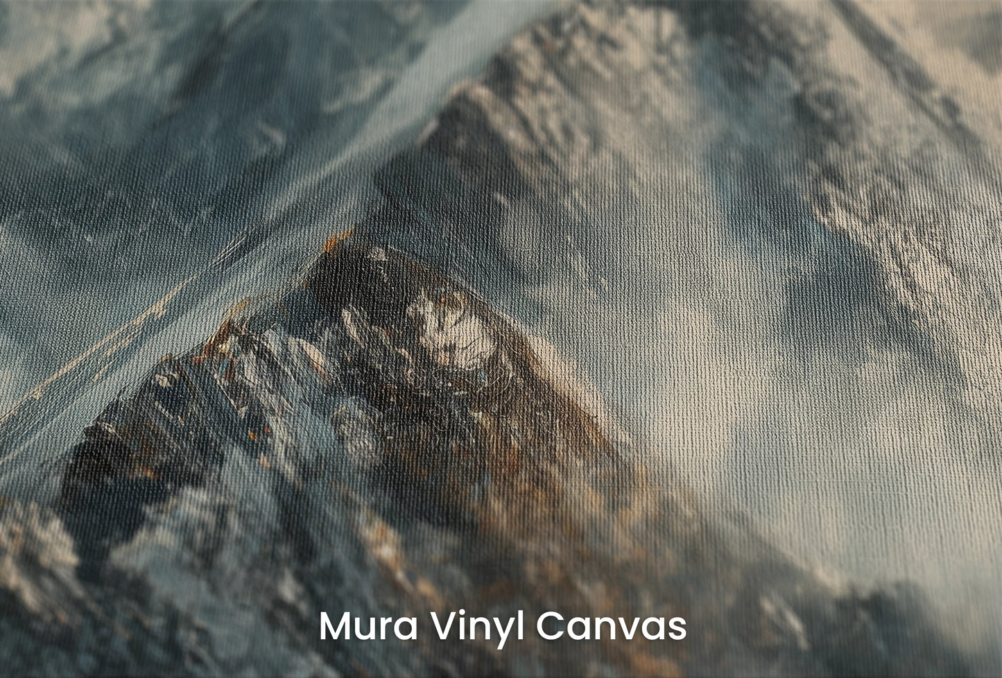 Zbliżenie na artystyczną fototapetę o nazwie Frosty Peaks na podłożu Mura Vinyl Canvas - faktura naturalnego płótna.