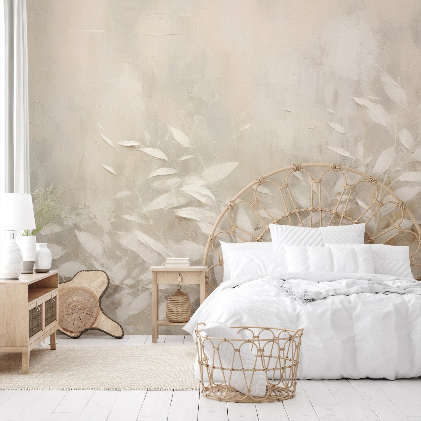 Fototapeta artystyczna o nazwie White Foliage Whispers pokazana w aranżacji wnętrza.