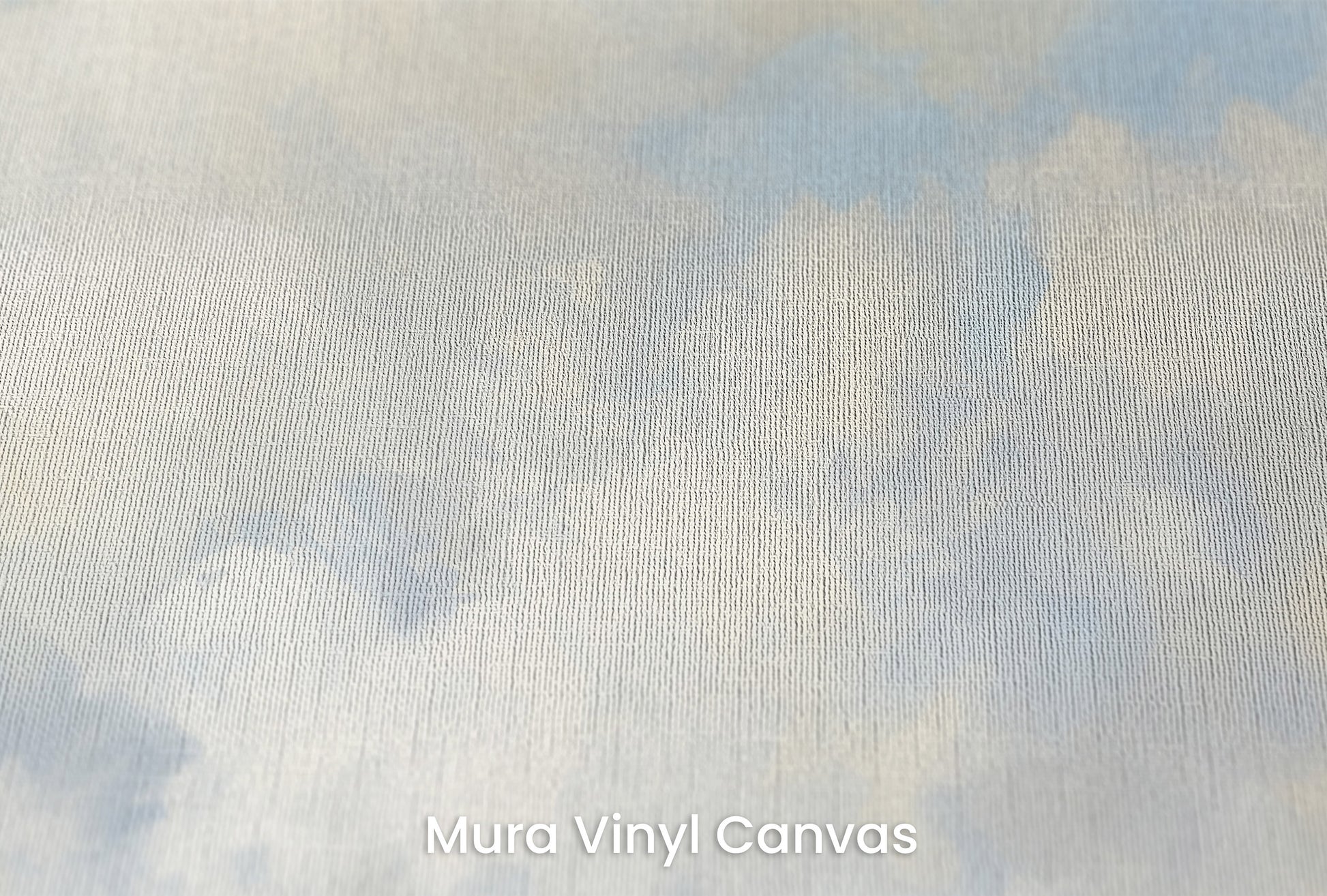 Zbliżenie na artystyczną fototapetę o nazwie CUMULUS DANCE ALOFT na podłożu Mura Vinyl Canvas - faktura naturalnego płótna.