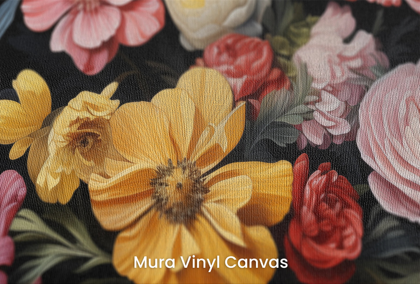 Zbliżenie na artystyczną fototapetę o nazwie Floral Renaissance na podłożu Mura Vinyl Canvas - faktura naturalnego płótna.