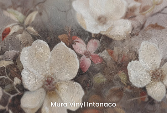 Zbliżenie na artystyczną fototapetę o nazwie Whispering Cherry na podłożu Mura Vinyl Intonaco - struktura tartego tynku.