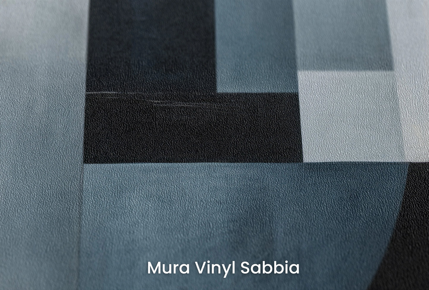 Zbliżenie na artystyczną fototapetę o nazwie Geometric Crescent na podłożu Mura Vinyl Sabbia struktura grubego ziarna piasku.