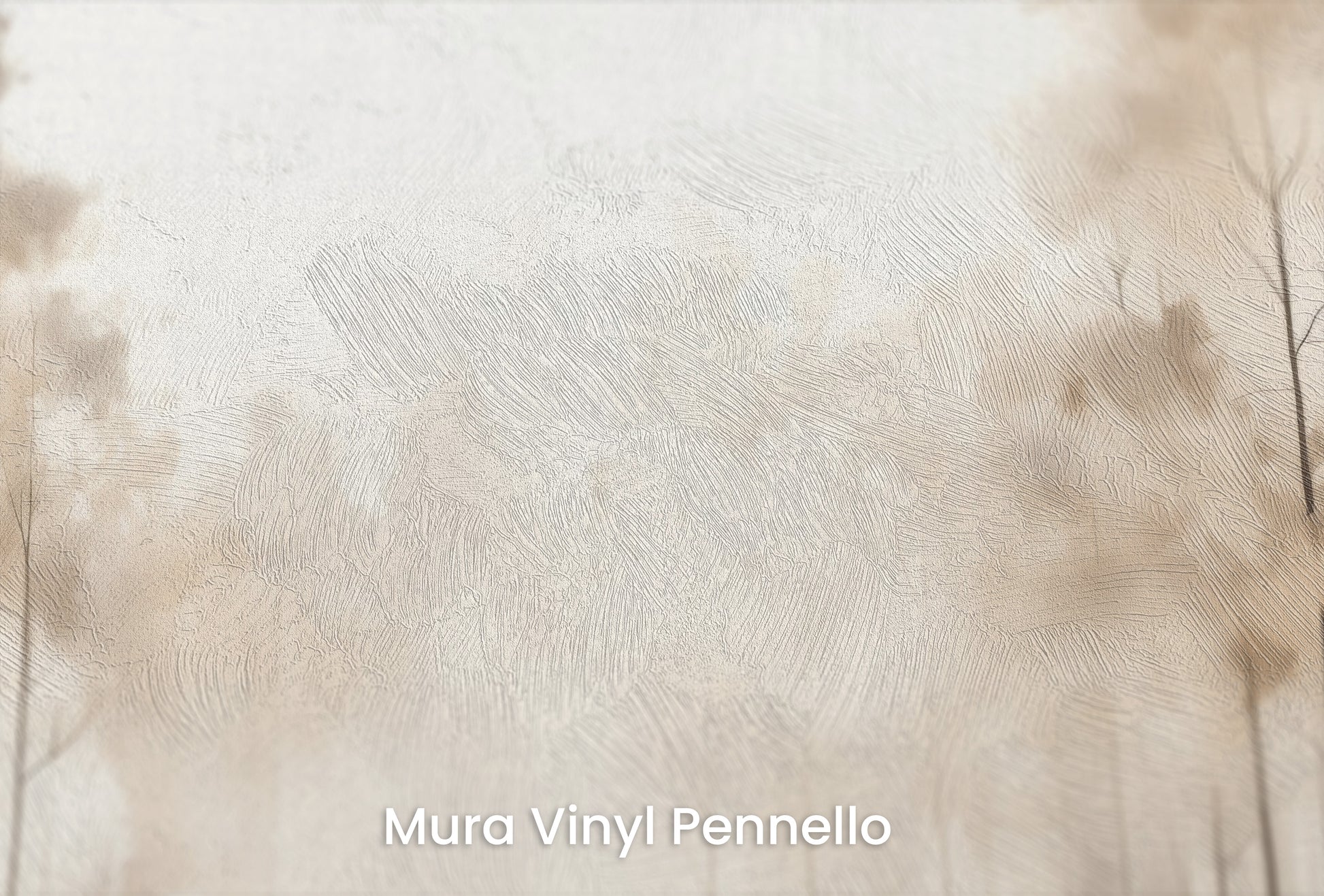Zbliżenie na artystyczną fototapetę o nazwie FOG-ENVELOPED FOREST PATH MURAL na podłożu Mura Vinyl Pennello - faktura pociągnięć pędzla malarskiego.
