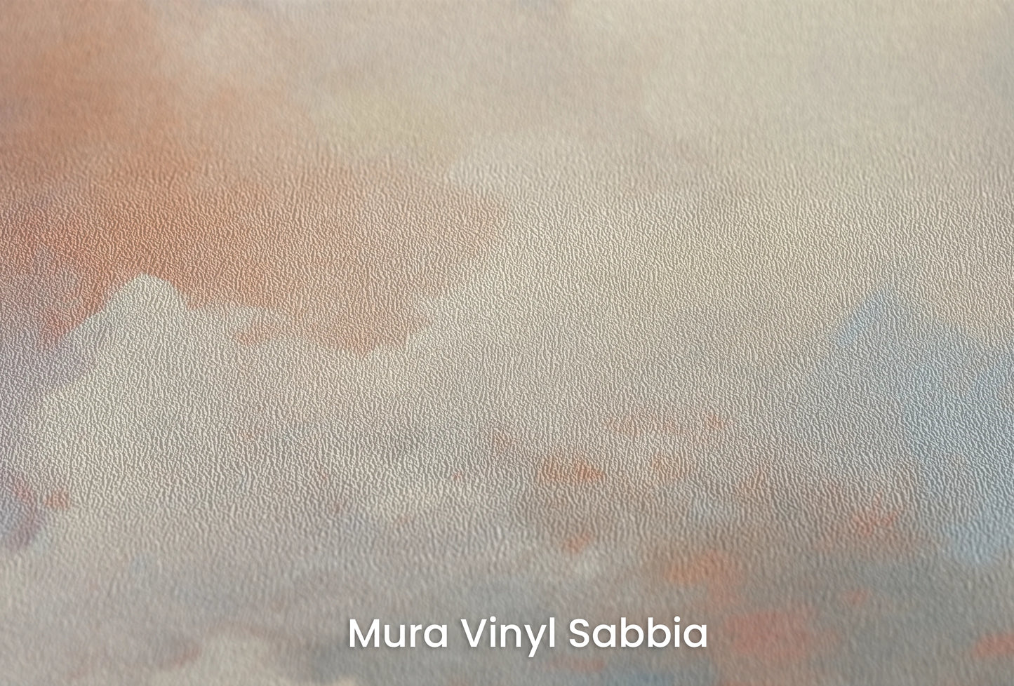 Zbliżenie na artystyczną fototapetę o nazwie Golden Flame na podłożu Mura Vinyl Sabbia struktura grubego ziarna piasku.
