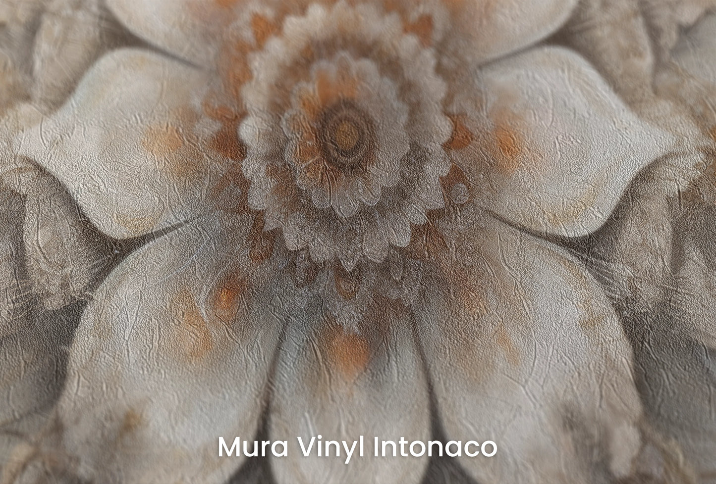 Zbliżenie na artystyczną fototapetę o nazwie Ornate Radiance na podłożu Mura Vinyl Intonaco - struktura tartego tynku.