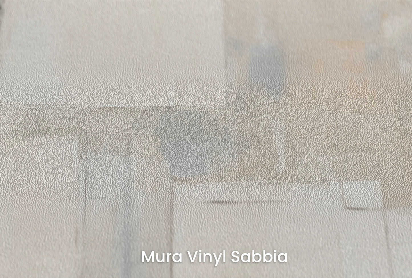 Zbliżenie na artystyczną fototapetę o nazwie Clear Squares na podłożu Mura Vinyl Sabbia struktura grubego ziarna piasku.