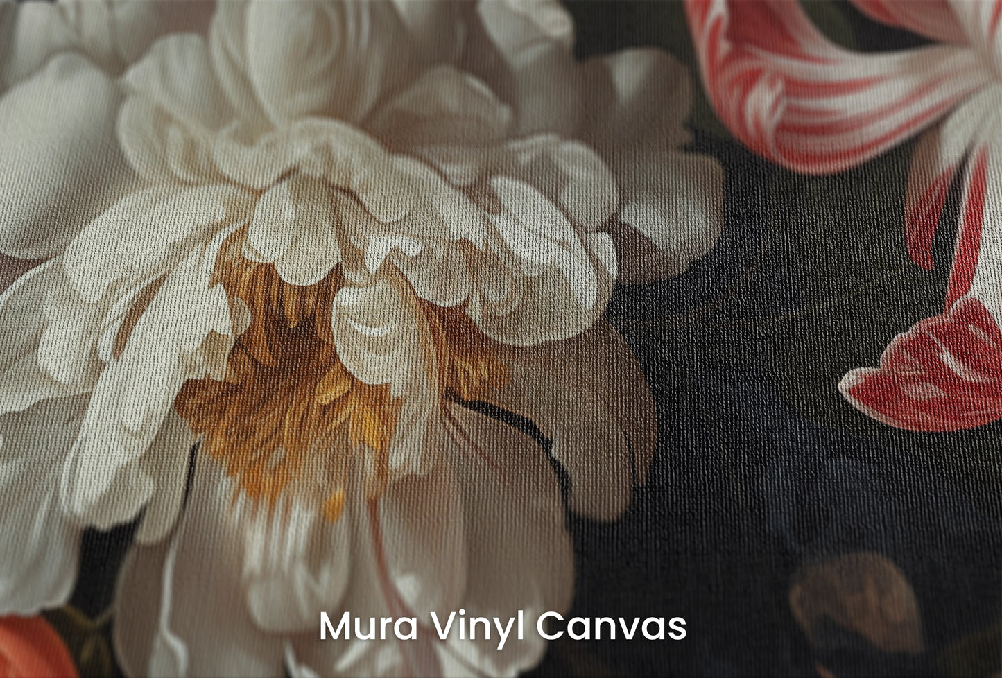 Zbliżenie na artystyczną fototapetę o nazwie Baroque Splendor na podłożu Mura Vinyl Canvas - faktura naturalnego płótna.