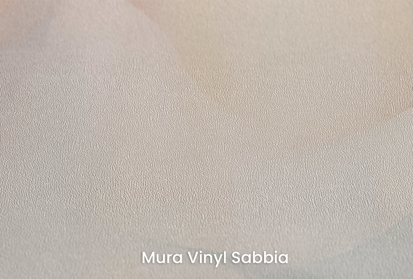 Zbliżenie na artystyczną fototapetę o nazwie Abstract Mingle na podłożu Mura Vinyl Sabbia struktura grubego ziarna piasku.