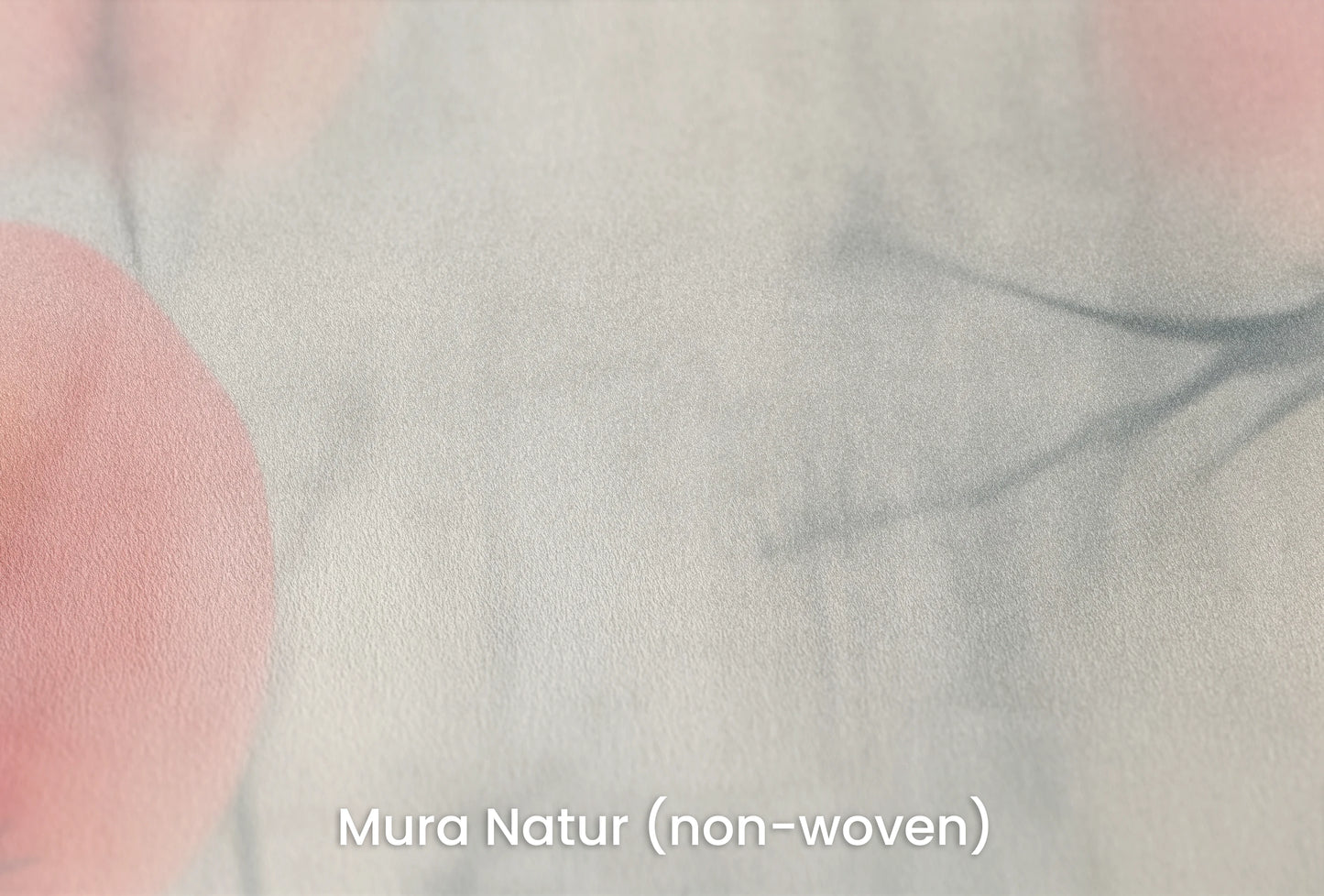 Zbliżenie na artystyczną fototapetę o nazwie Misty Flora Softness na podłożu Mura Natur (non-woven) - naturalne i ekologiczne podłoże.