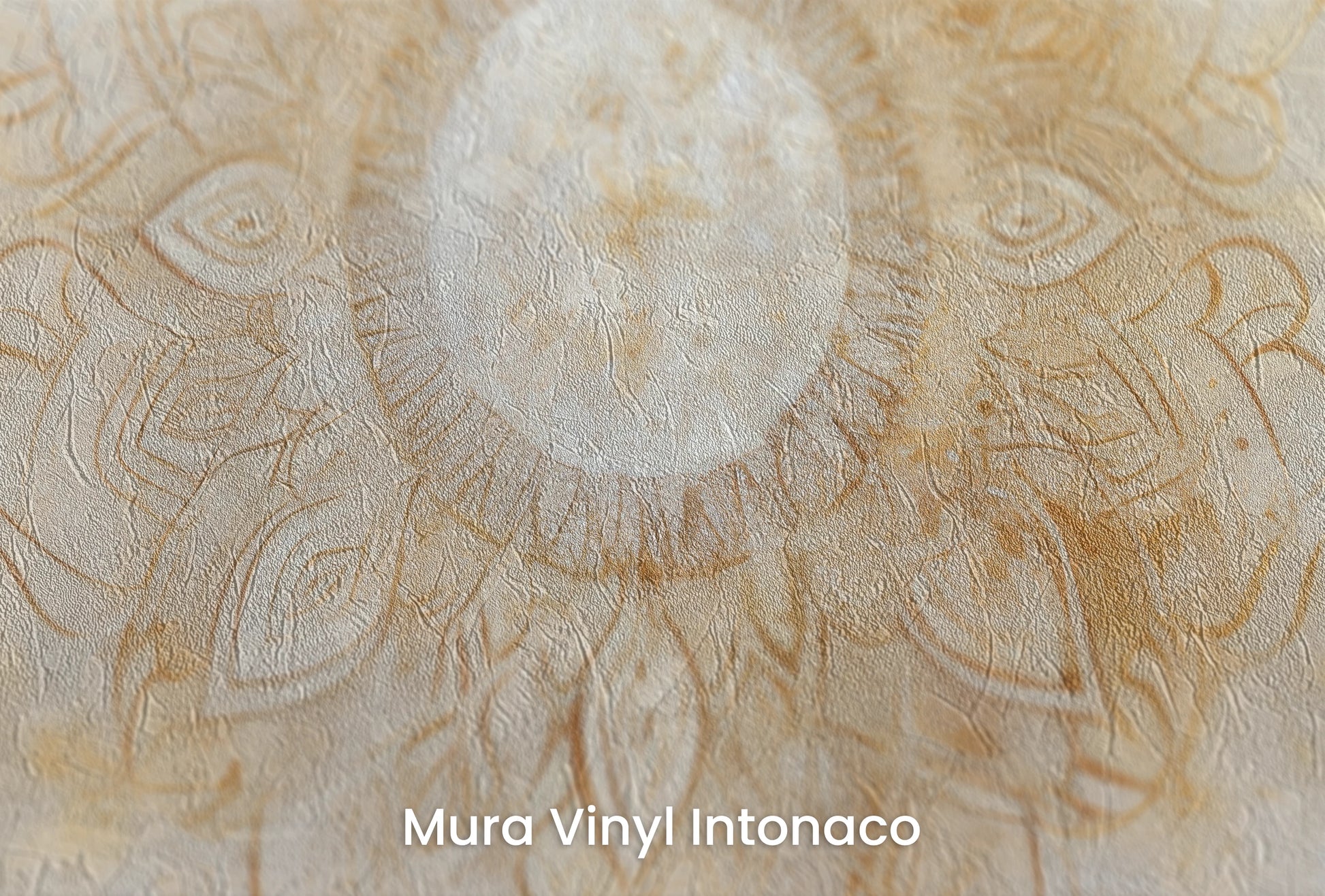 Zbliżenie na artystyczną fototapetę o nazwie Golden Radiance na podłożu Mura Vinyl Intonaco - struktura tartego tynku.