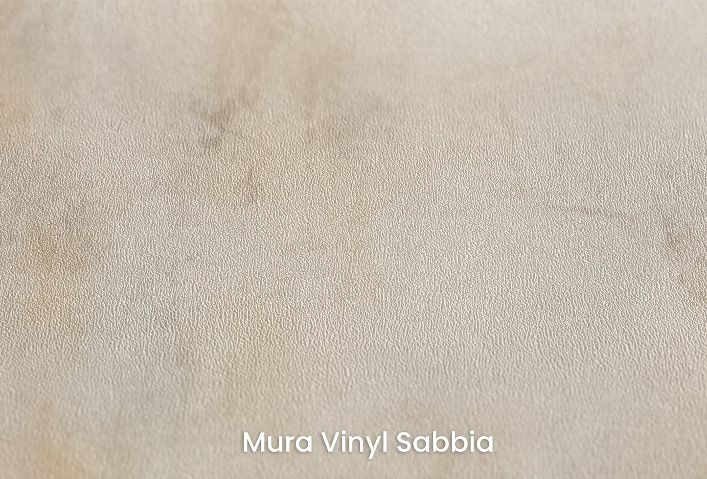 Zbliżenie na artystyczną fototapetę o nazwie VINTAGE PARCHMENT WHISPERS na podłożu Mura Vinyl Sabbia struktura grubego ziarna piasku.