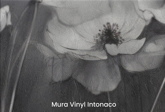 Zbliżenie na artystyczną fototapetę o nazwie SHADOWED PETALS SYMPHONY na podłożu Mura Vinyl Intonaco - struktura tartego tynku.