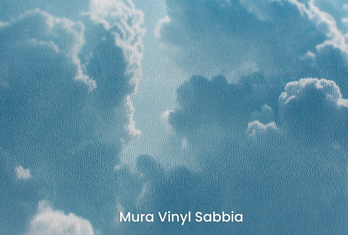 Zbliżenie na artystyczną fototapetę o nazwie Celestial Majesty na podłożu Mura Vinyl Sabbia struktura grubego ziarna piasku.