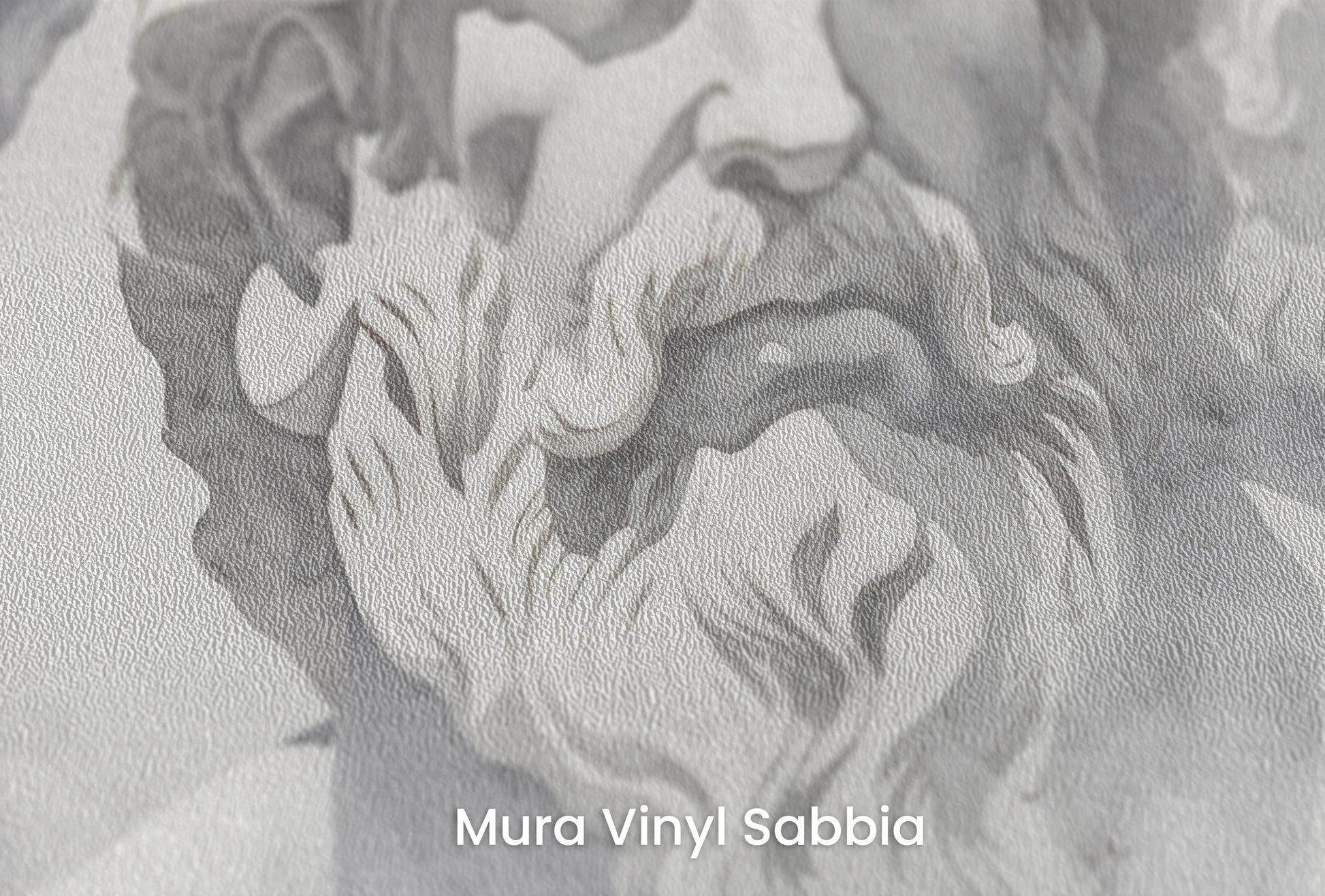 Zbliżenie na artystyczną fototapetę o nazwie Dialogues of Antiquity na podłożu Mura Vinyl Sabbia struktura grubego ziarna piasku.