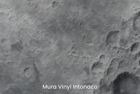 Zbliżenie na artystyczną fototapetę o nazwie Lunar Detail na podłożu Mura Vinyl Intonaco - struktura tartego tynku.