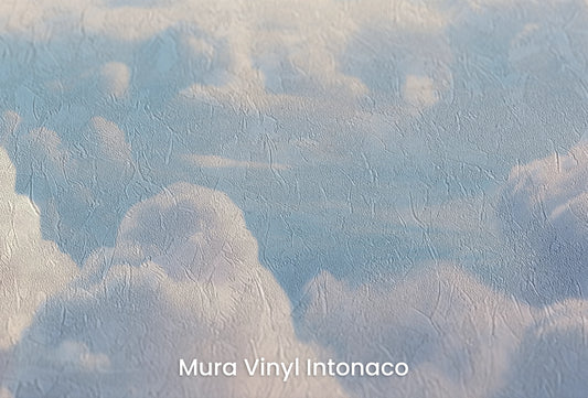 Zbliżenie na artystyczną fototapetę o nazwie Ethereal Glow na podłożu Mura Vinyl Intonaco - struktura tartego tynku.