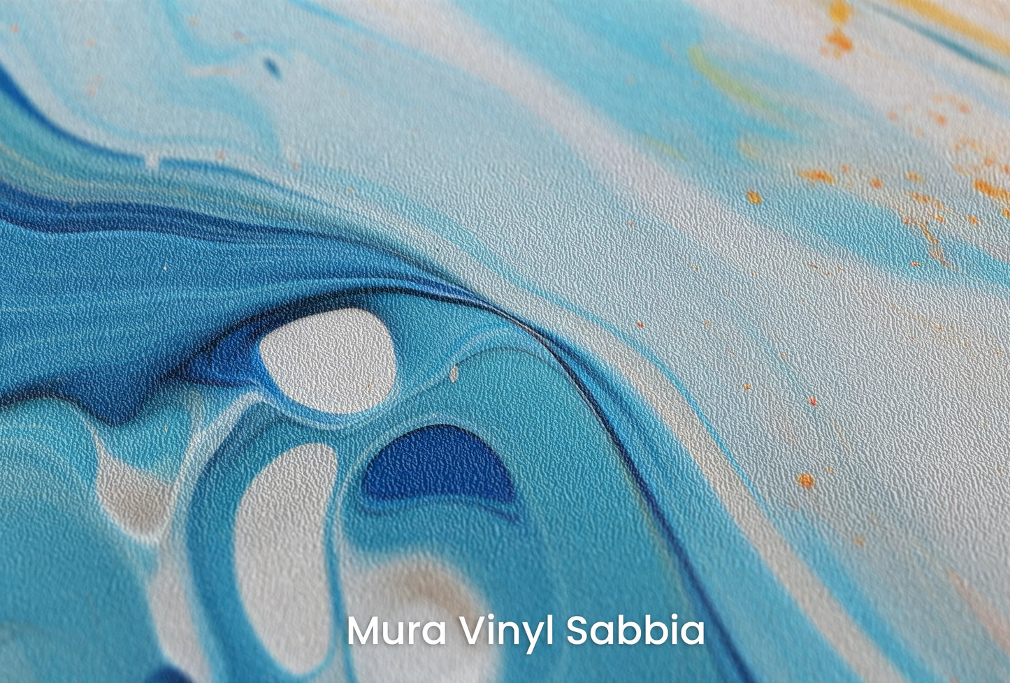 Zbliżenie na artystyczną fototapetę o nazwie Solar Flare #2 na podłożu Mura Vinyl Sabbia struktura grubego ziarna piasku.