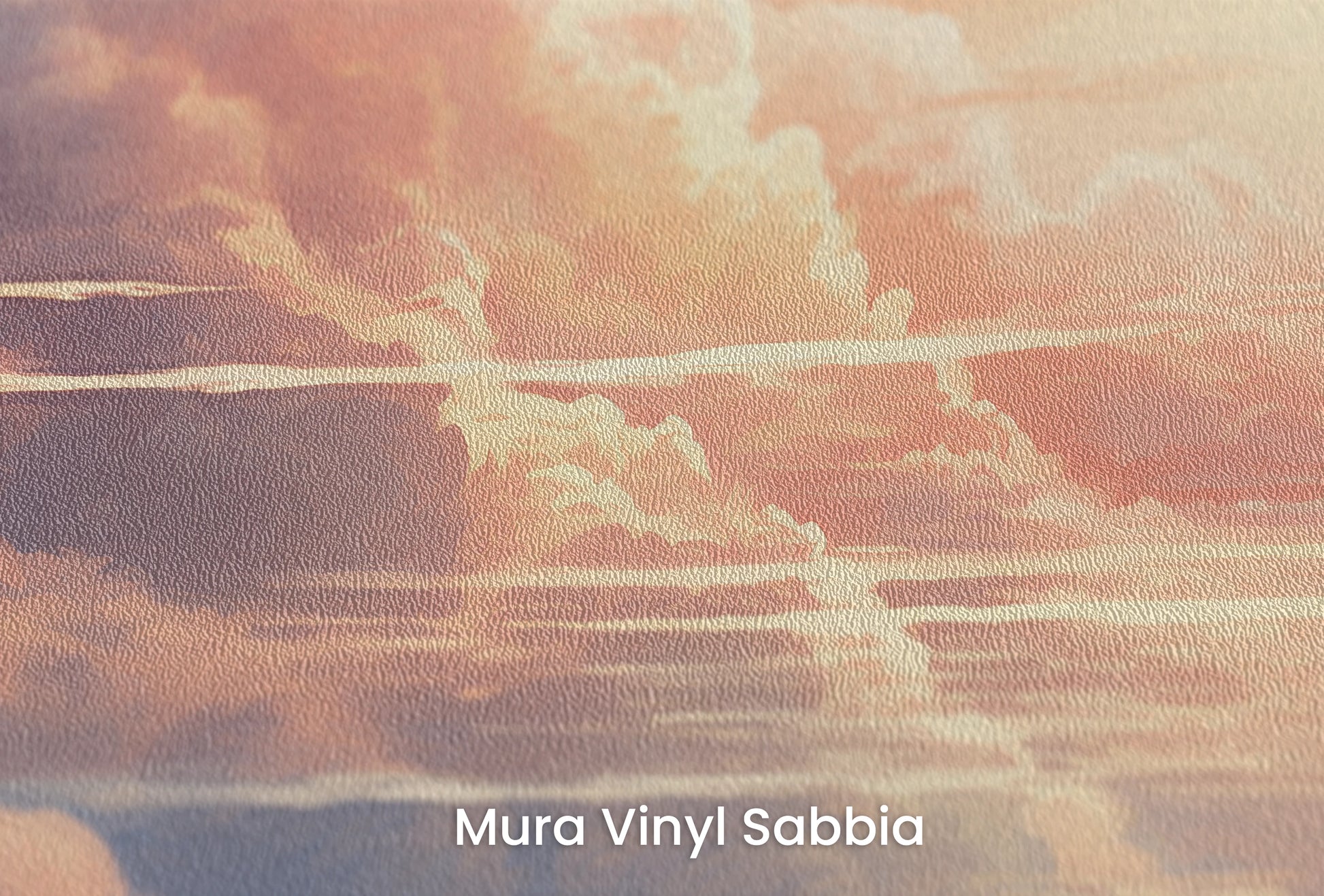 Zbliżenie na artystyczną fototapetę o nazwie Blush Horizon na podłożu Mura Vinyl Sabbia struktura grubego ziarna piasku.