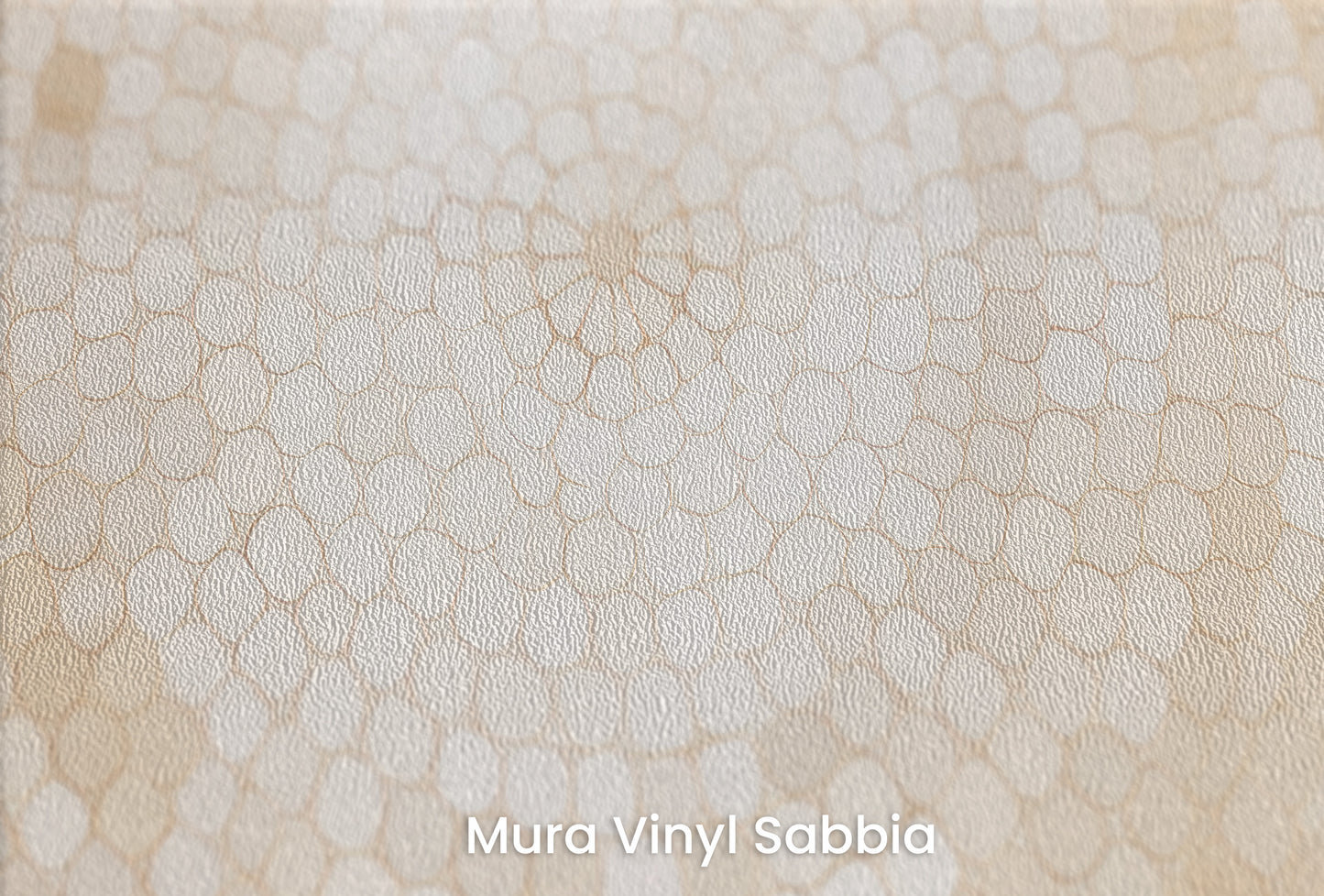 Zbliżenie na artystyczną fototapetę o nazwie HONEY SPARKLE na podłożu Mura Vinyl Sabbia struktura grubego ziarna piasku.