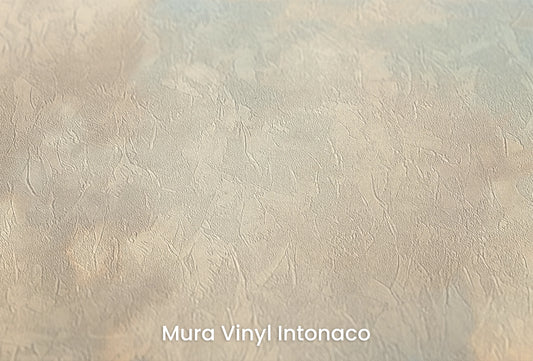 Zbliżenie na artystyczną fototapetę o nazwie Cotton Whispers na podłożu Mura Vinyl Intonaco - struktura tartego tynku.