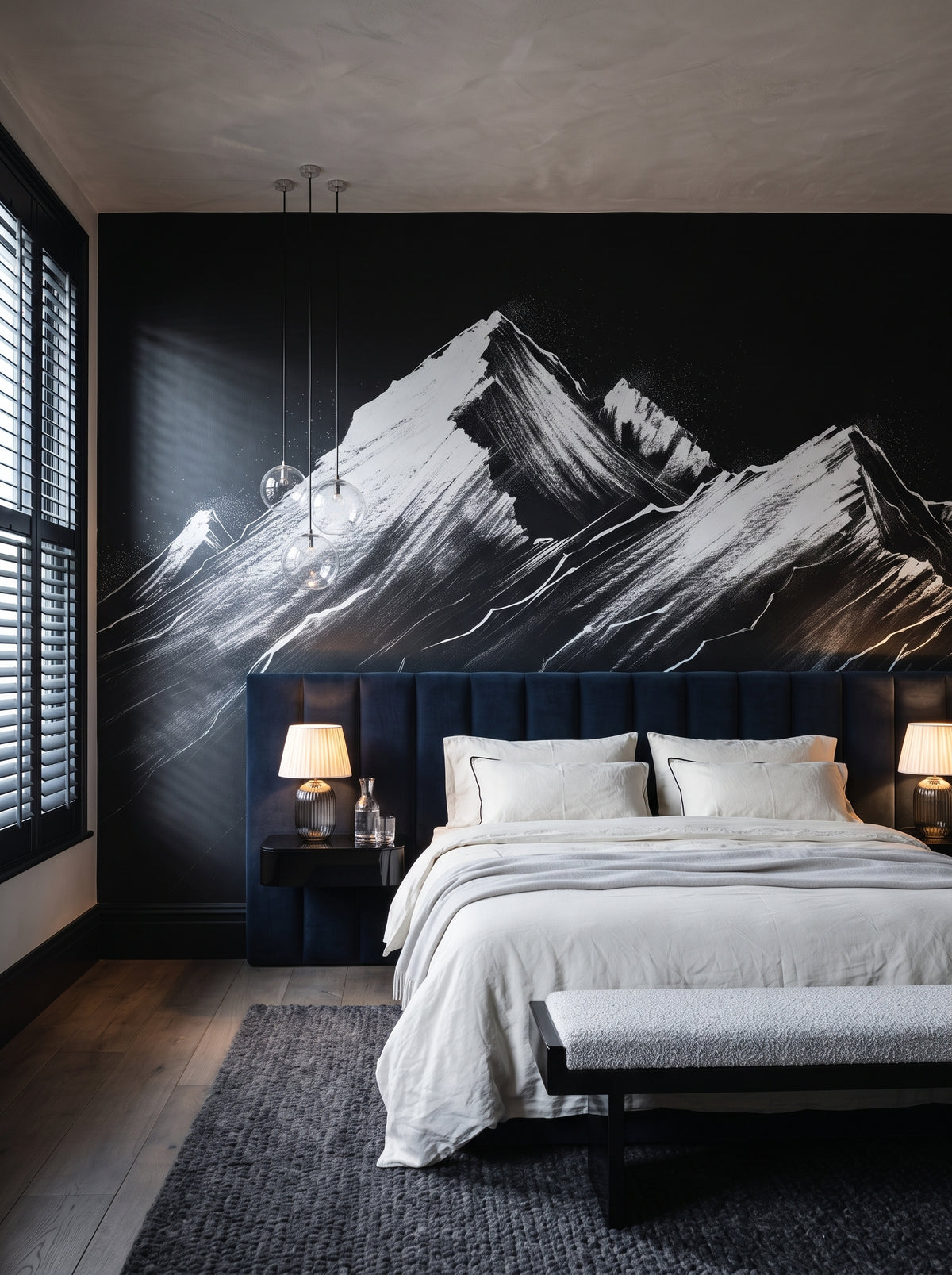 Fototapeta artystyczna o nazwie Noir Peaks w aranżacji wnętrza: ciemna, otulająca sypialnia w hotelu designerskim.