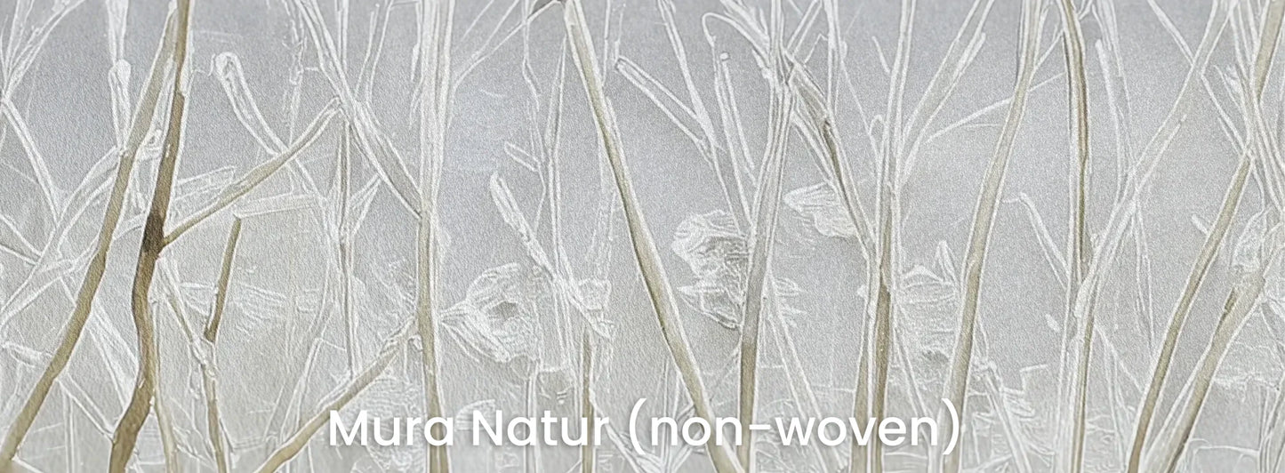 Zbliżenie na fototapetę SILVER SOLITUDE - tapeta z zimowym pejzażem traw na naturalnym podłożu ekologicznym.