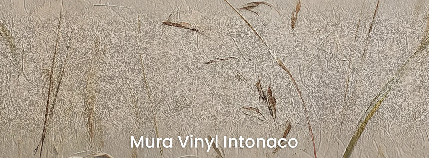 Zbliżenie na fototapetę PEACEFUL WHISPERS - tapeta z mglistymi trawami o świcie na podłożu o strukturze tartego tynku.