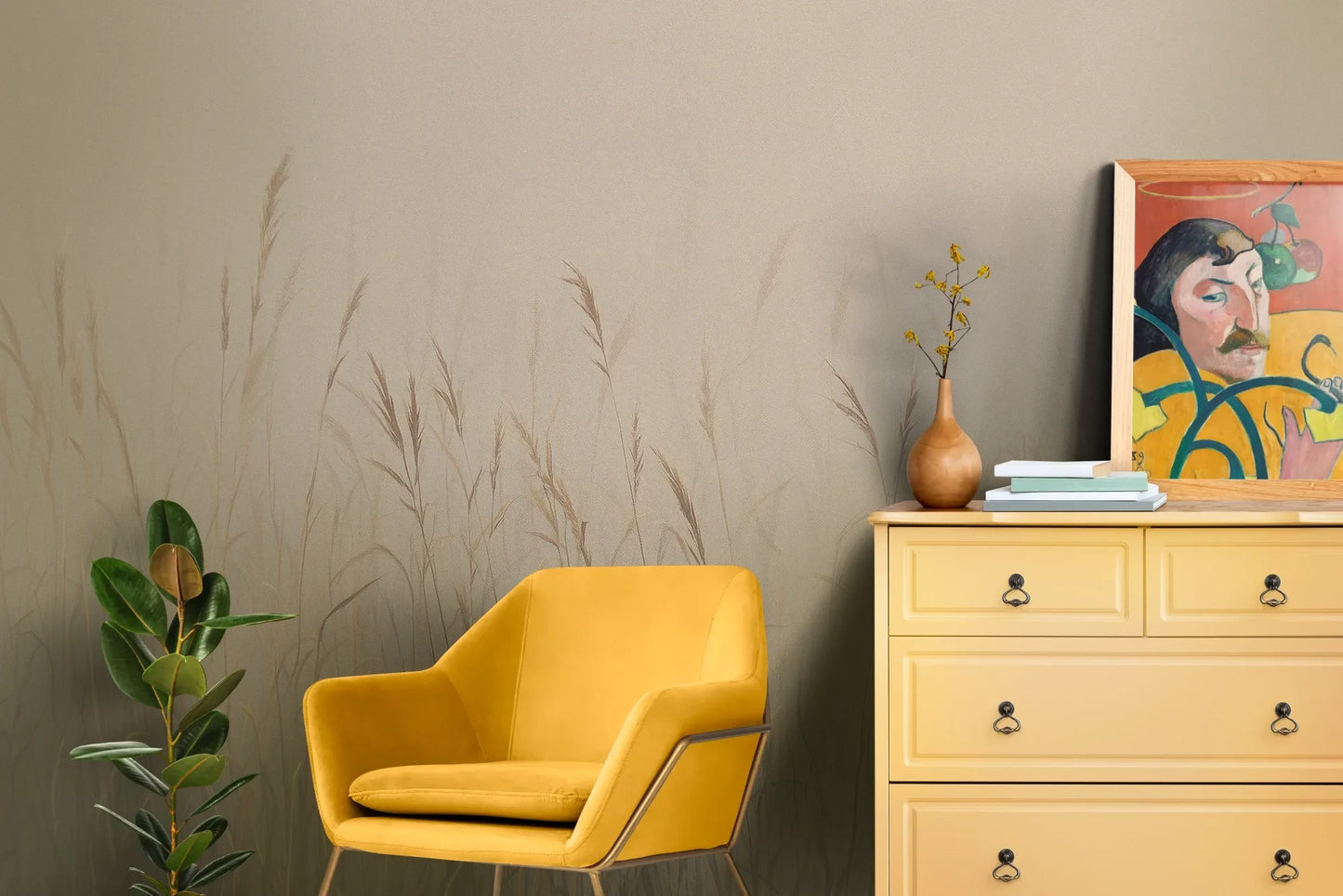 Wzór fototapety MISTY SILENCE - tapeta z mglistymi trawami o świcie pokazanej w aranżacji salonu.