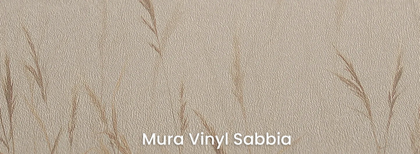 Zbliżenie na fototapetę MISTY SILENCE - tapeta z mglistymi trawami o świcie na podłożu o strukturze ziarna piasku.