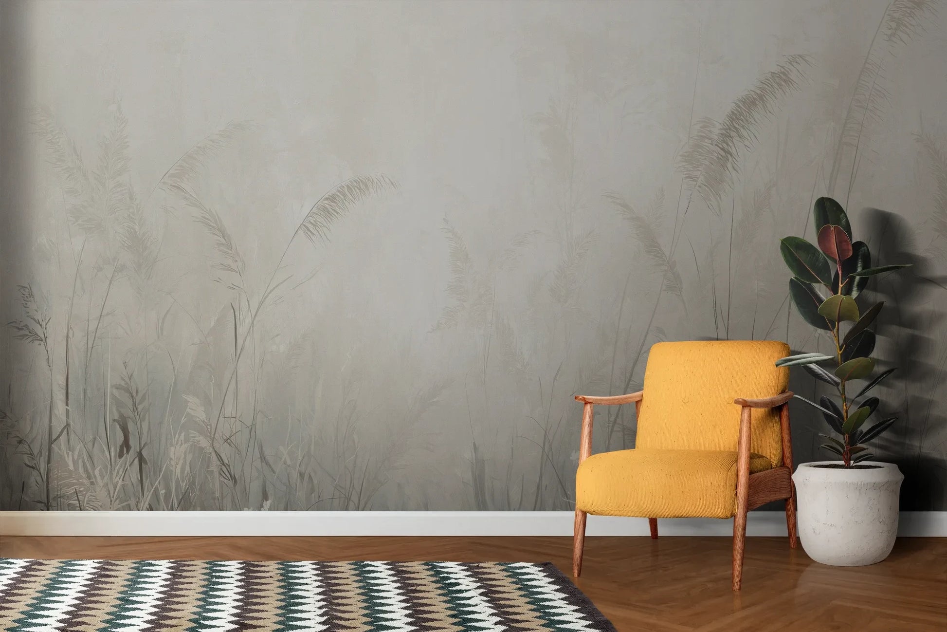 Wzór fototapety MORNING MIST - tapeta z mglistymi trawami w szarościach pokazanej w aranżacji salonu.