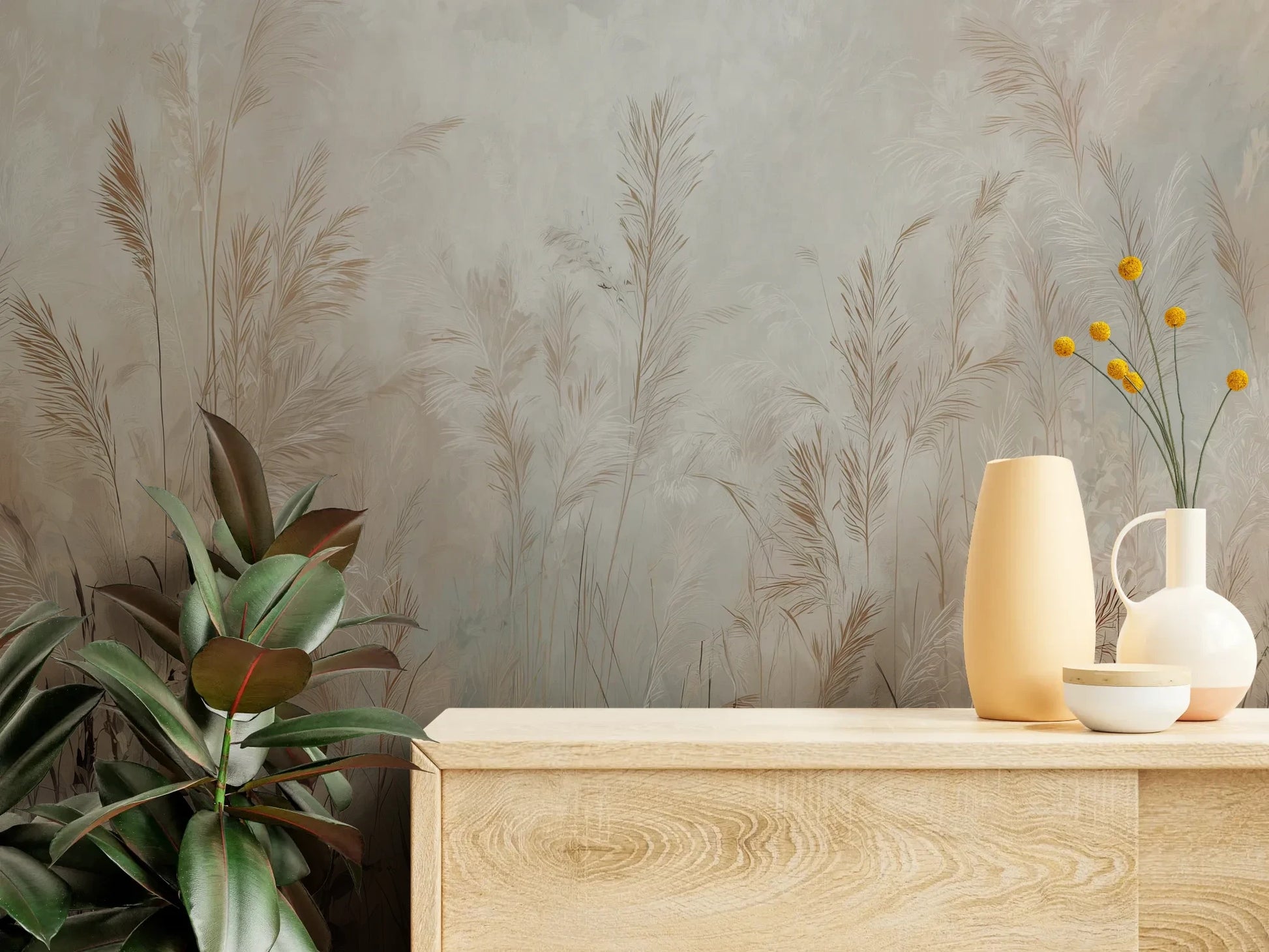 Fototapeta FEATHERED SOLACE - tapeta z mglistymi trawami w jasnej tonacji pokazana w aranżacji wnętrza z akcentem na ścianie.