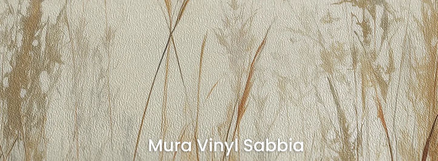 Zbliżenie na fototapetę GRACEFUL REEDS - tapeta z delikatnymi trawami na mglistym tle na podłożu o strukturze ziarna piasku.