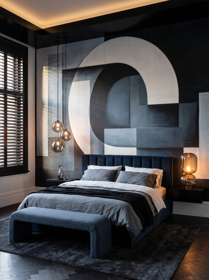 Fototapeta artystyczna o nazwie Monochromatic Curvature w aranżacji wnętrza: ciemna, otulająca sypialnia w hotelu designerskim.