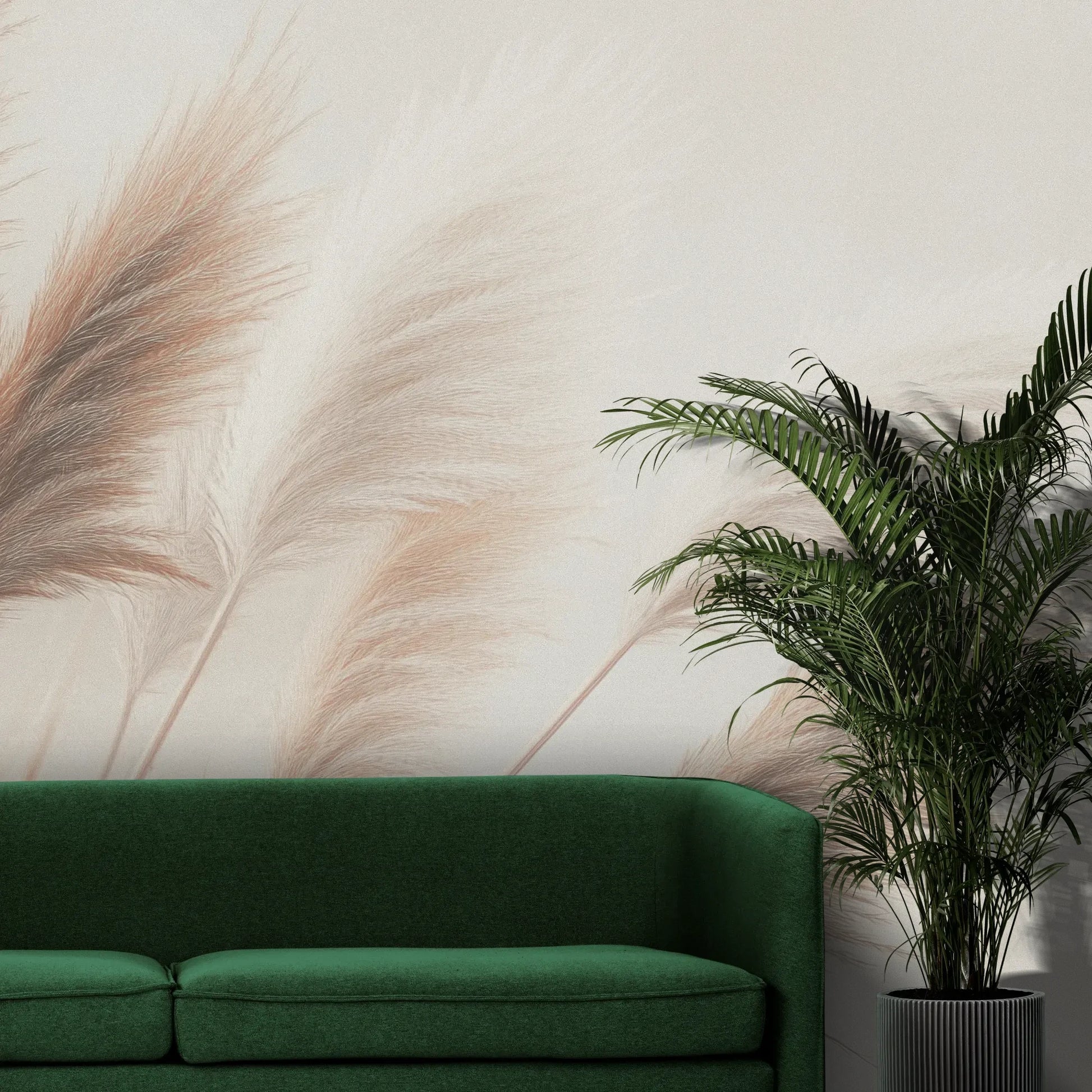 Fototapeta DESERT WHISPERS - tapeta z delikatnymi źdźbłami trawy w beżowych odcieniach pokazana w aranżacji wnętrza z akcentem na ścianie.