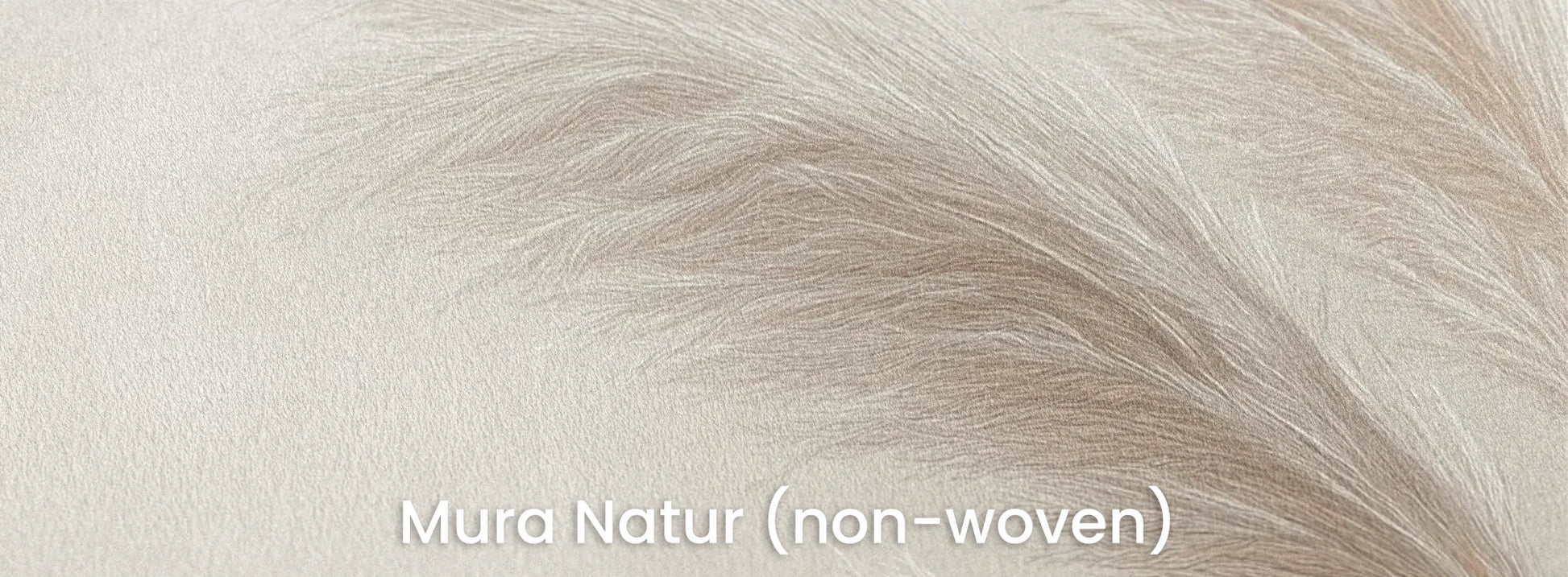 Zbliżenie na fototapetę BLUSH SERENITY - tapeta z delikatnymi piórami w pudrowym różu na naturalnym podłożu ekologicznym.