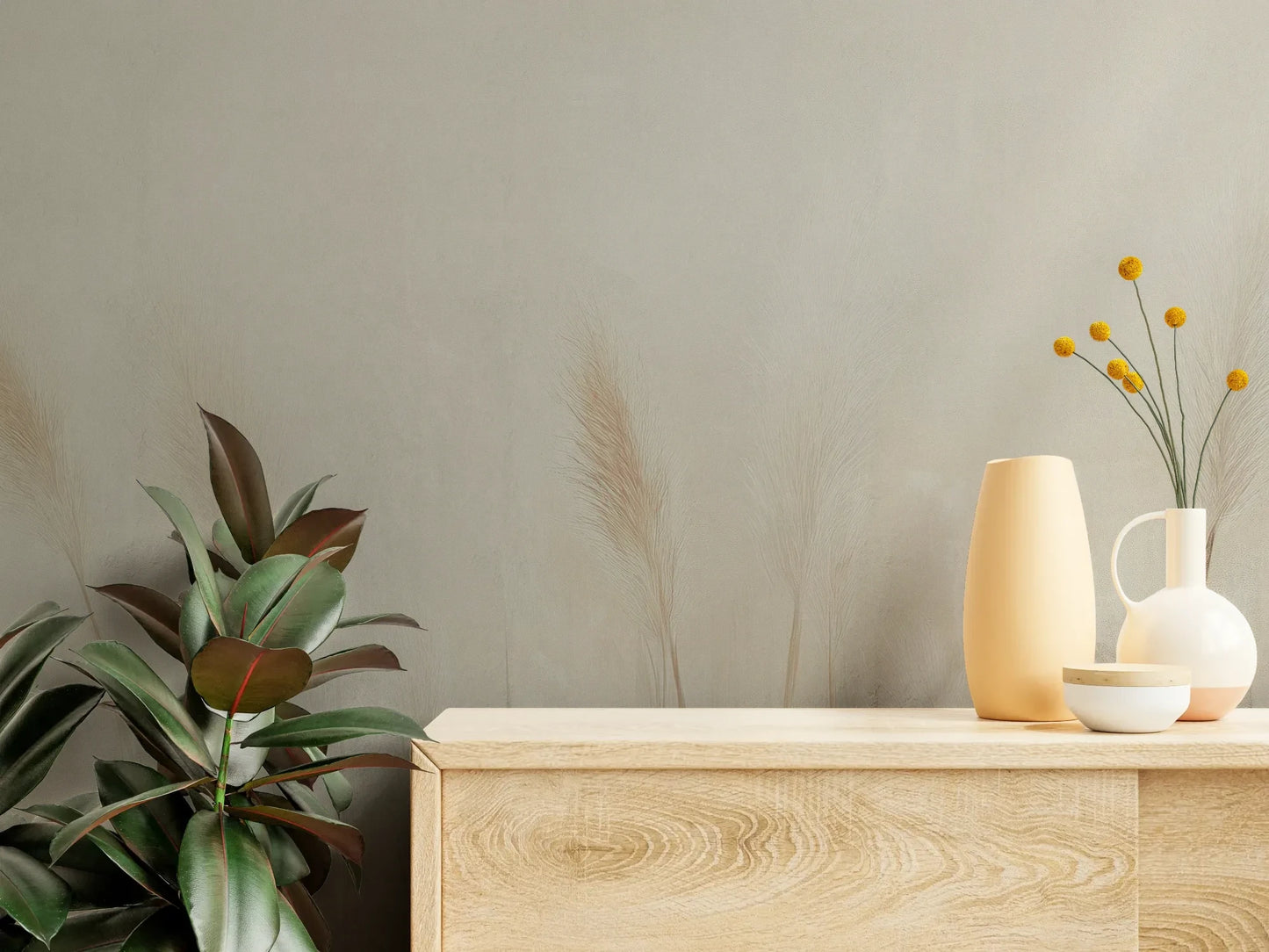 Fototapeta IVORY SERENITY - tapeta z delikatnymi trawami na beżowym tle pokazana w aranżacji wnętrza z akcentem na ścianie.
