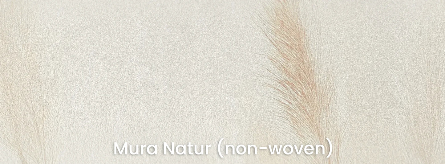 Zbliżenie na fototapetę IVORY SERENITY - tapeta z delikatnymi trawami na beżowym tle na naturalnym podłożu ekologicznym.