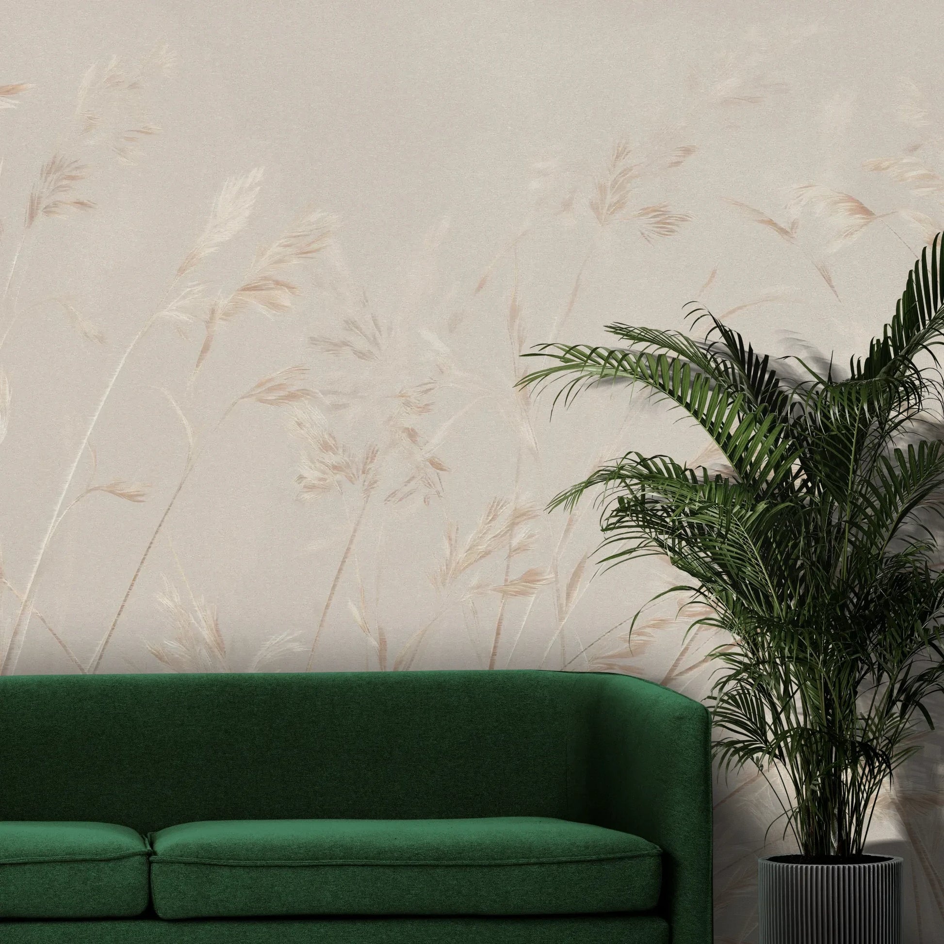 Fototapeta PLATINUM BREEZE - tapeta z delikatnymi źdźbłami traw w jasnych beżach pokazana w aranżacji wnętrza z akcentem na ścianie.