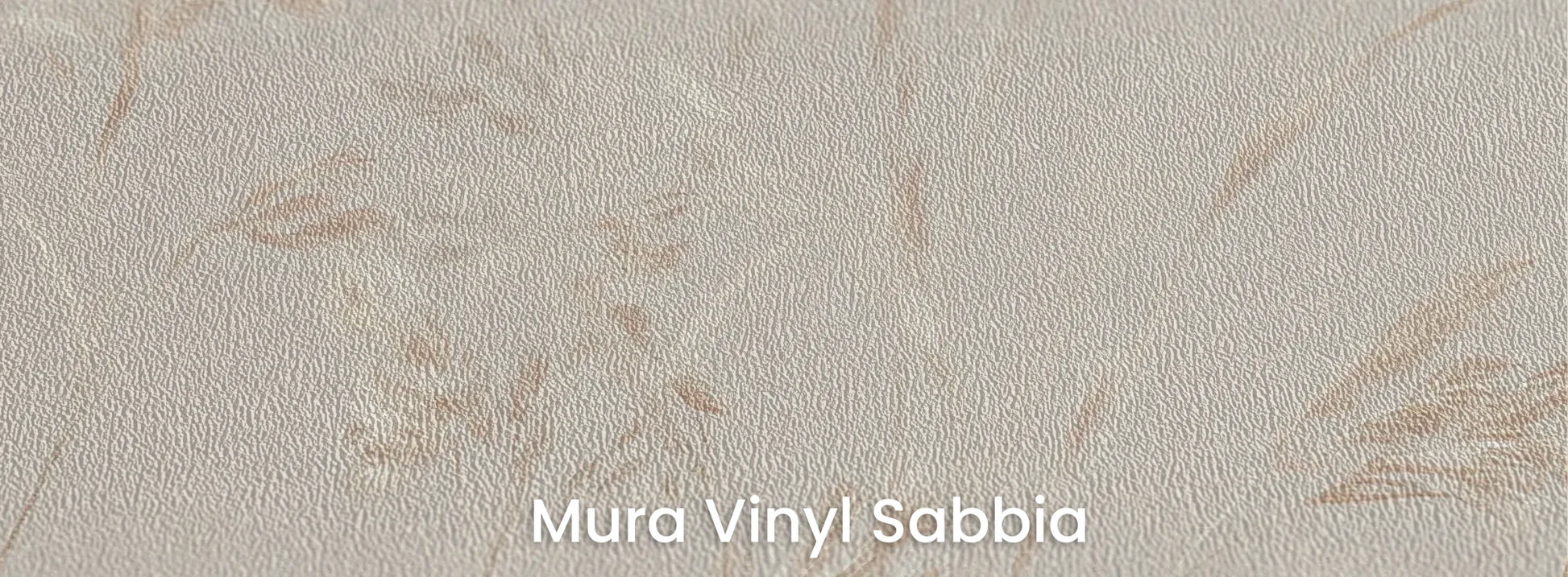 Zbliżenie na fototapetę PLATINUM BREEZE - tapeta z delikatnymi źdźbłami traw w jasnych beżach na podłożu o strukturze ziarna piasku.