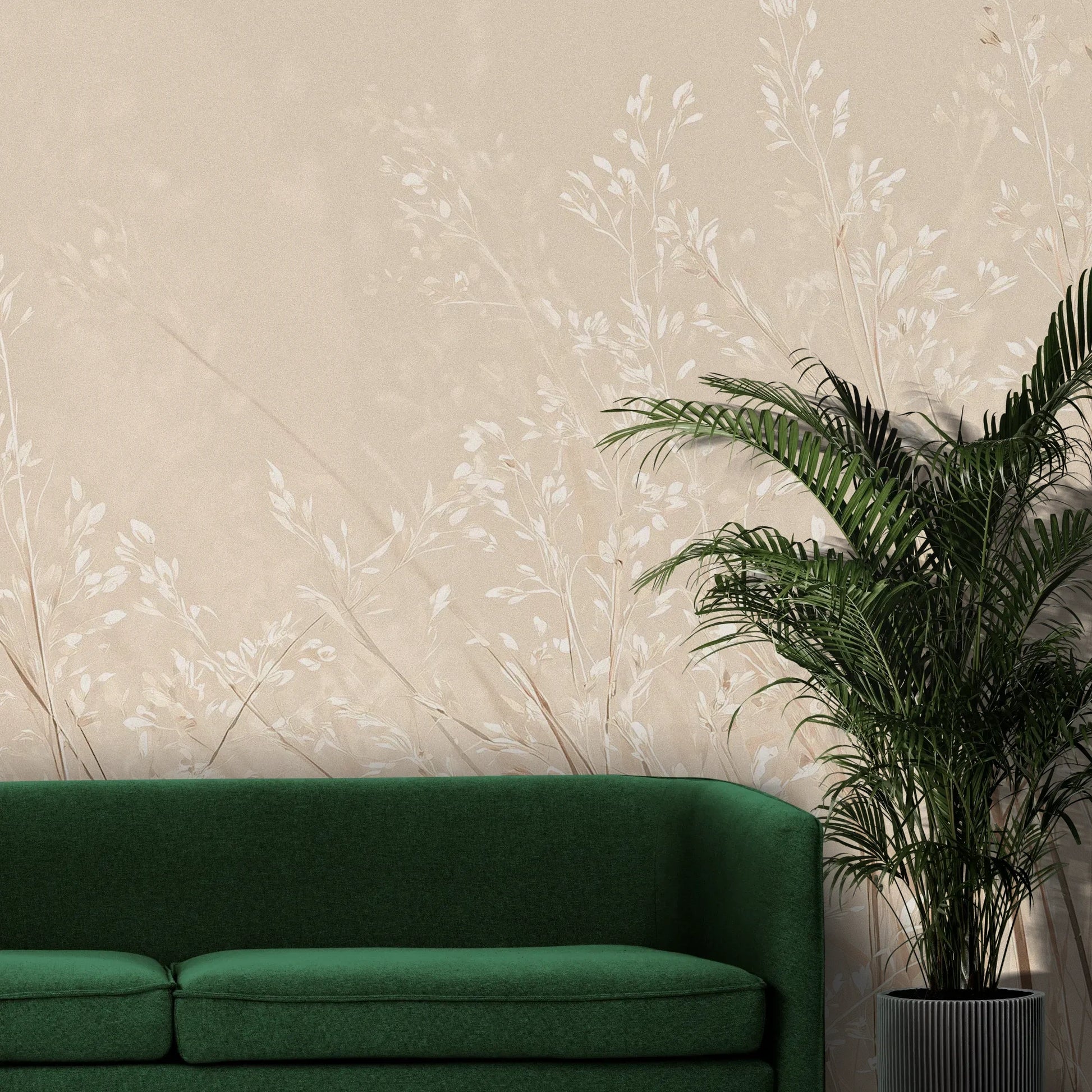 Fototapeta DUSTY ROMANCE - tapeta z delikatnymi trawami na beżowym tle pokazana w aranżacji wnętrza z akcentem na ścianie.