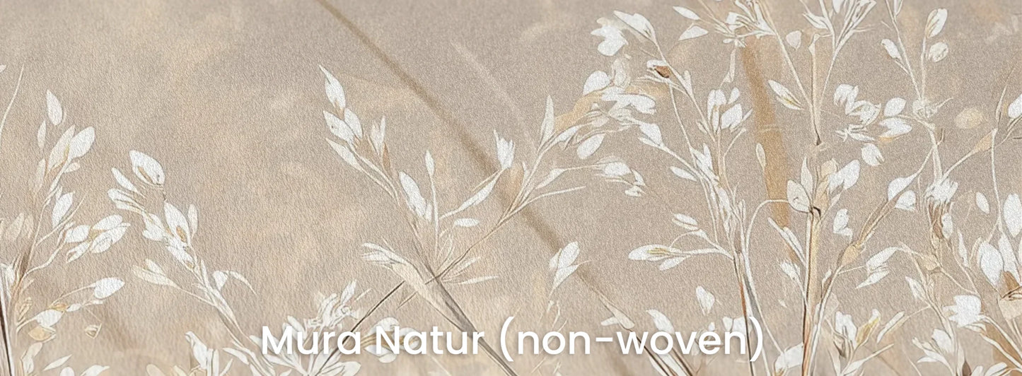 Zbliżenie na fototapetę PEARL FEATHERS - tapeta z delikatnymi trawami w kremowej poświacie na naturalnym podłożu ekologicznym.